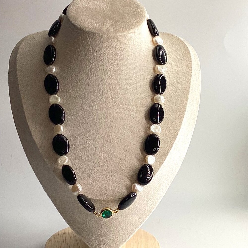 ✨ Mama Helen’s Handmade Black Agate & Freshwater Pearl Necklace ✨